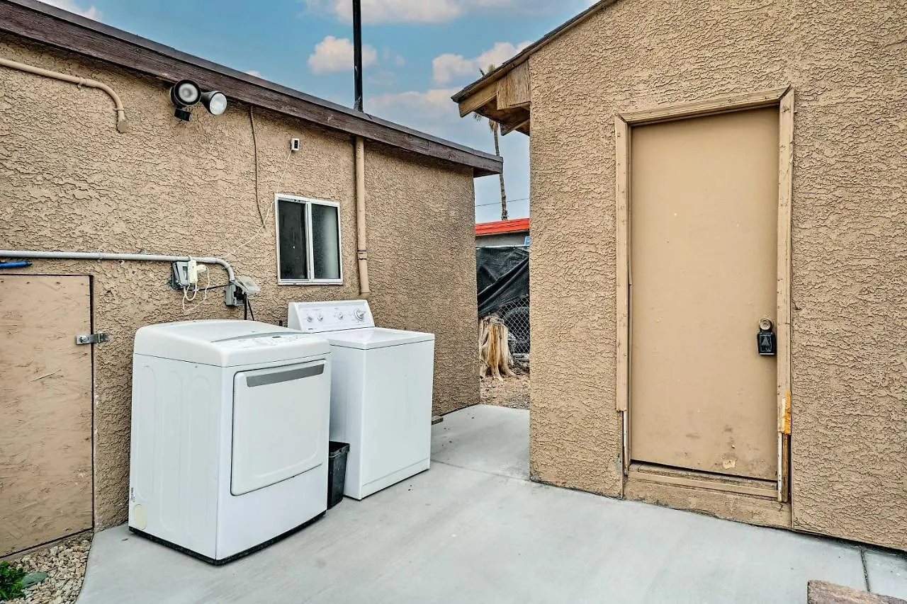 North Las Vegas Studio With Fire Pit 10 Mi To Strip Lägenhet