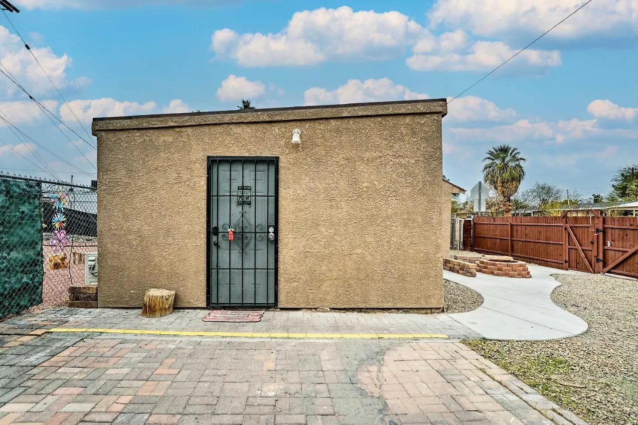 North Las Vegas Studio With Fire Pit 10 Mi To Strip 0*,  Ηνωμένες Πολιτείες της Αμερικής